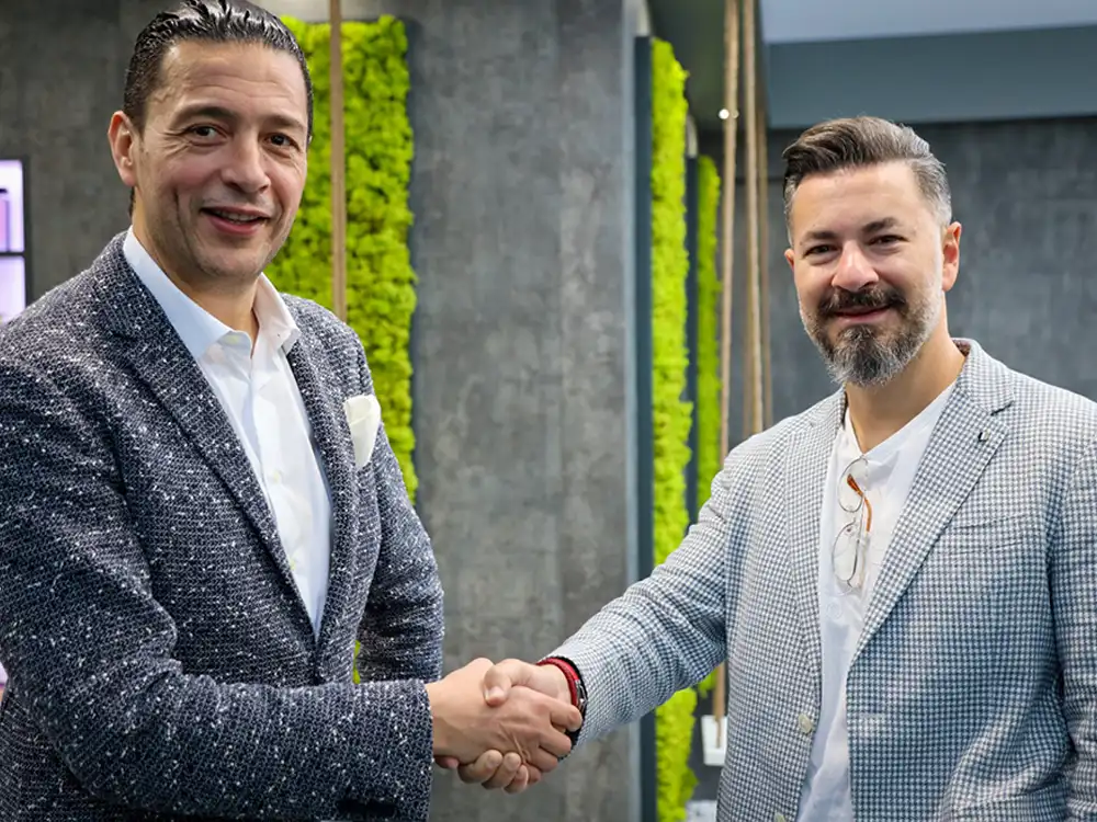 3F Perfumes CEO and GDS Prestige CEO celebrating years of partnership in the global fragrance industry