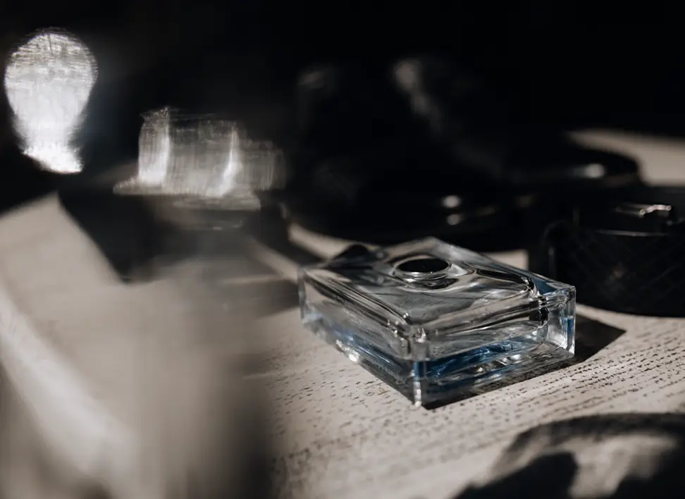 Custom Perfume Development 2 Plain perfume bottle highlighting tailored fragrance development service